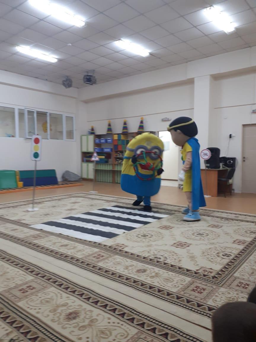 МКҚК "№102 бөбекжай-балабақшасы" Жол жүру ережесін үйрететін театр