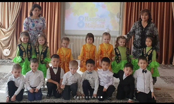 Праздничный концерт для любимых мам и бабушек в старшей группе "Б"